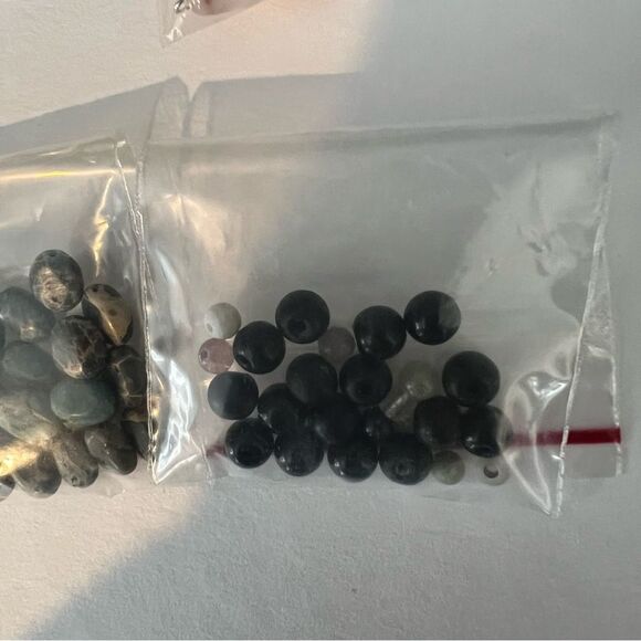 8 Bundles/Semi-precious Assorted Teardrop & Round Beads Jewelry making supplies - Picture 7 of 13